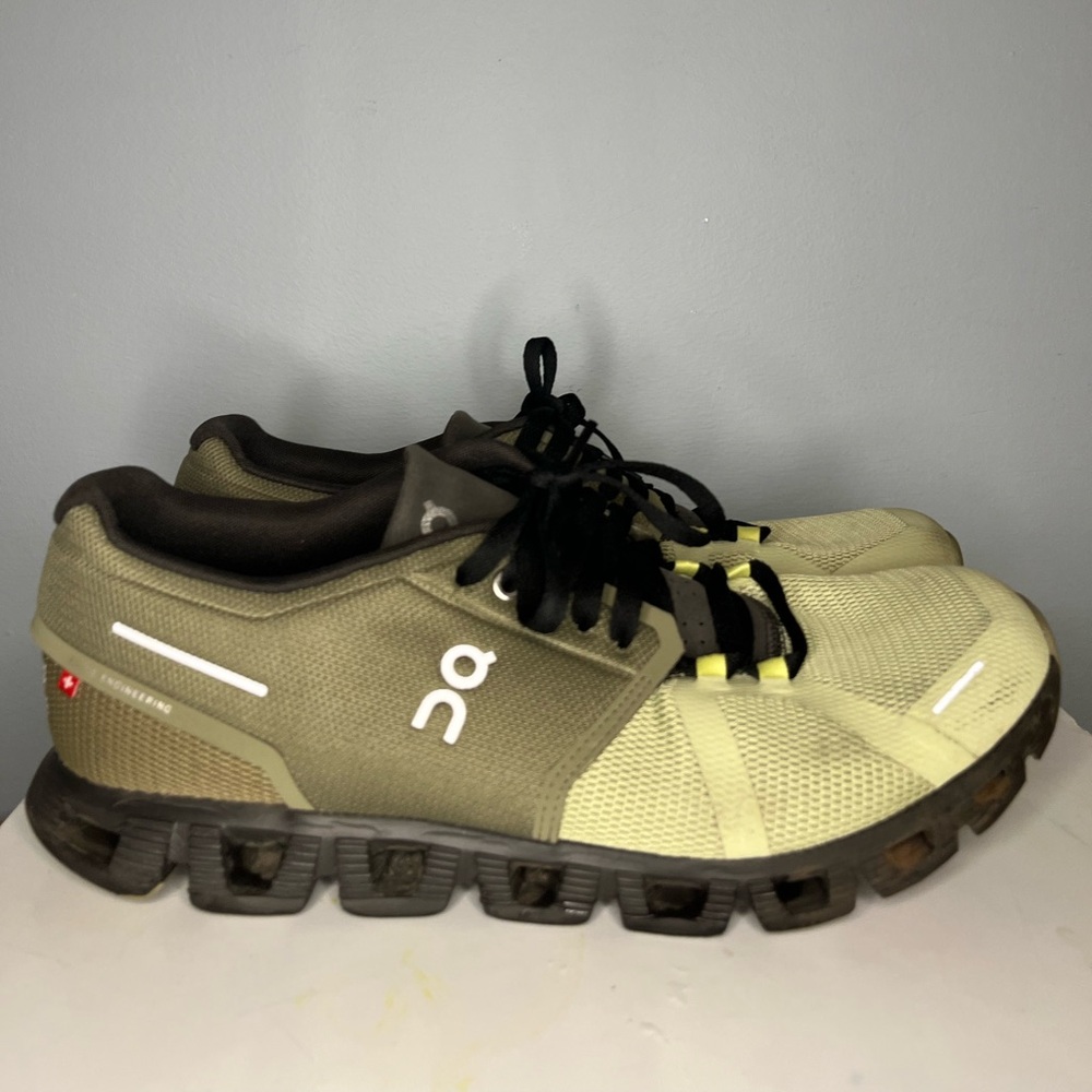 On Running Men’s Green Running Shoe 11.5